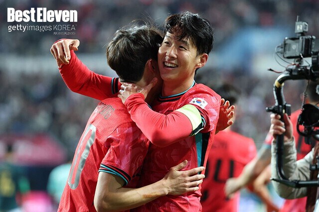 상암에서 훈련 중인 대표팀과 송범근