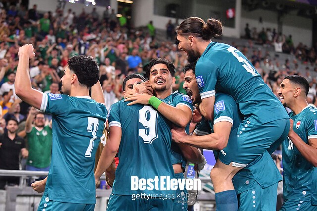 이라크 대표팀의 환호하는 모습