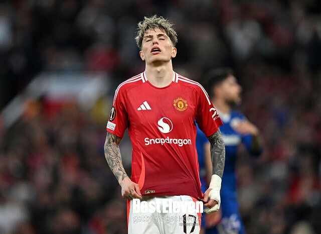 "가르나초, 대단한 선수 아냐" 맨유 레전드 버트의 독설, "태도 최악, 팔... - 뉴스 썸네일 이미지